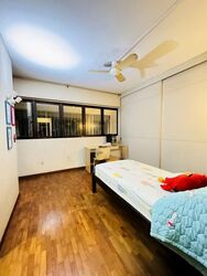 Blk 335 Jurong East Avenue 1 (Jurong East), HDB Executive #537235451